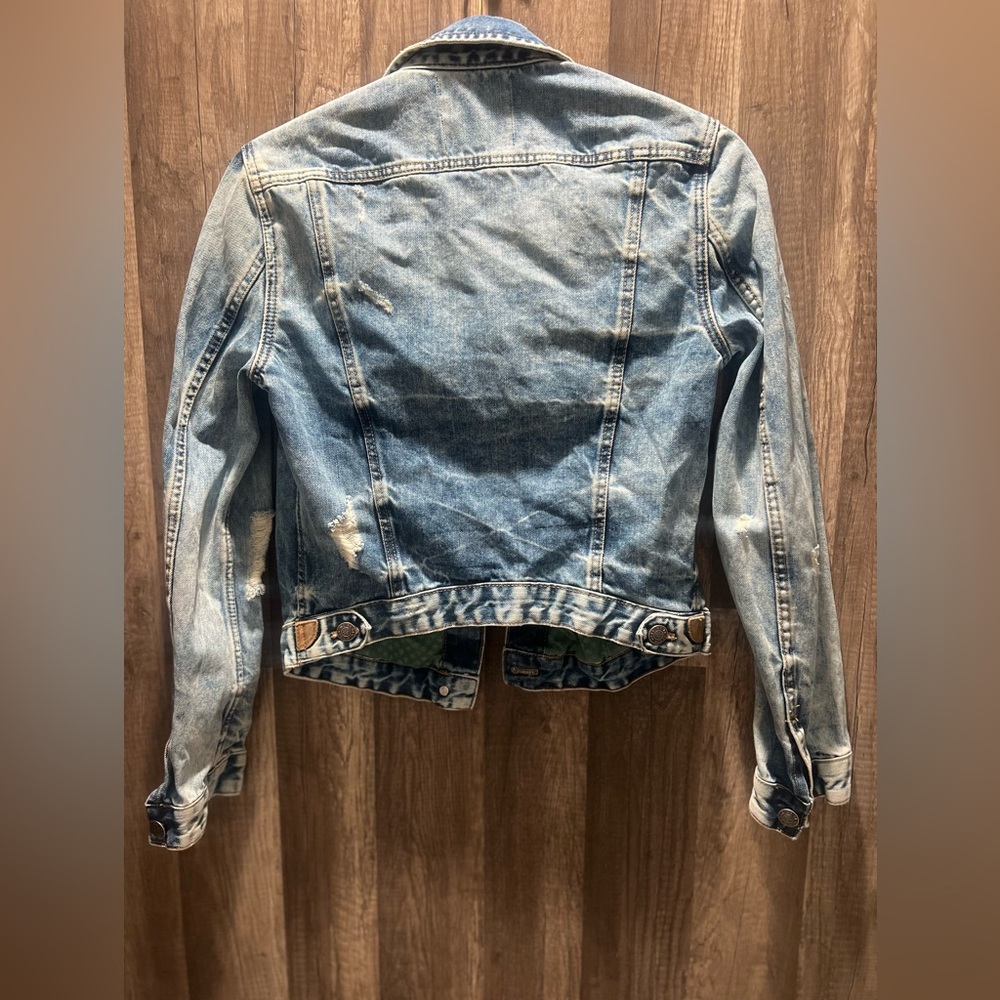 Zara Trafaluc Premium Wash Distressed Girls Med Denim Jacket Jean EUC - Picture 5 of 9